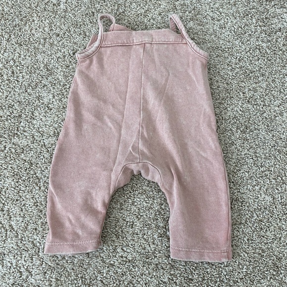 Grayson Mini baby girl pink one piece ruffle romper jumper size newborn - Picture 2 of 8